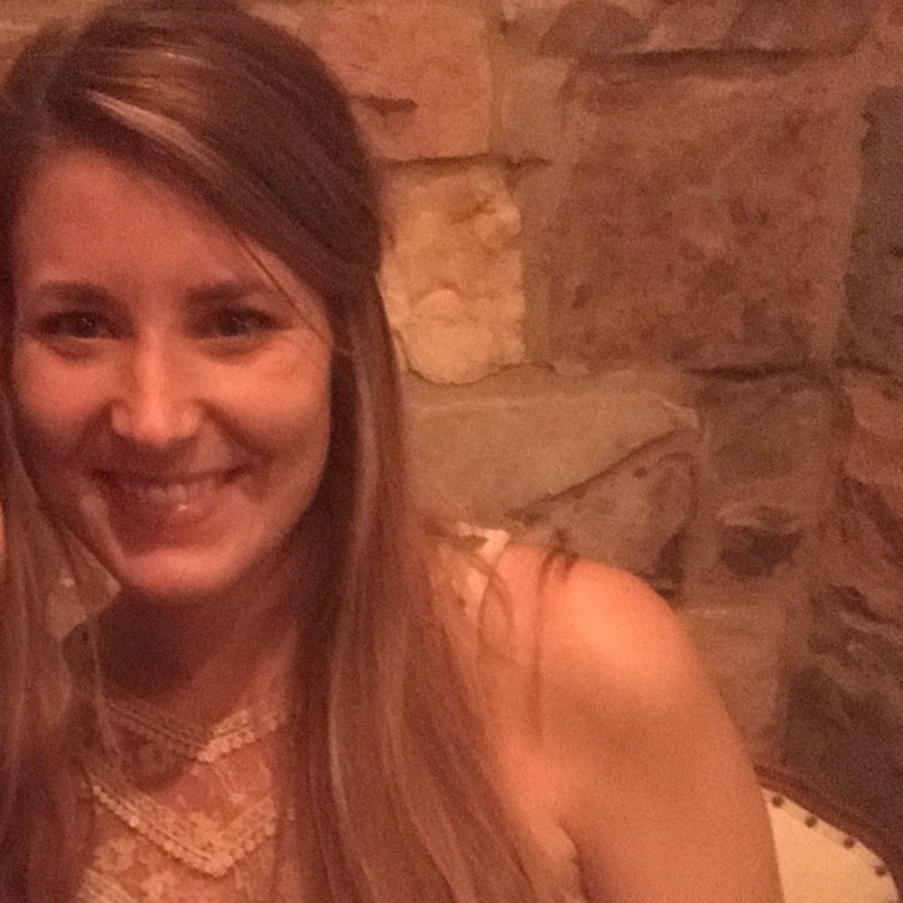 Meet your Posher, Elizabeth